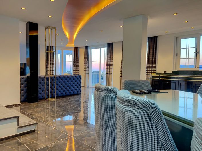 Image No.2-4 Bed Property for sale