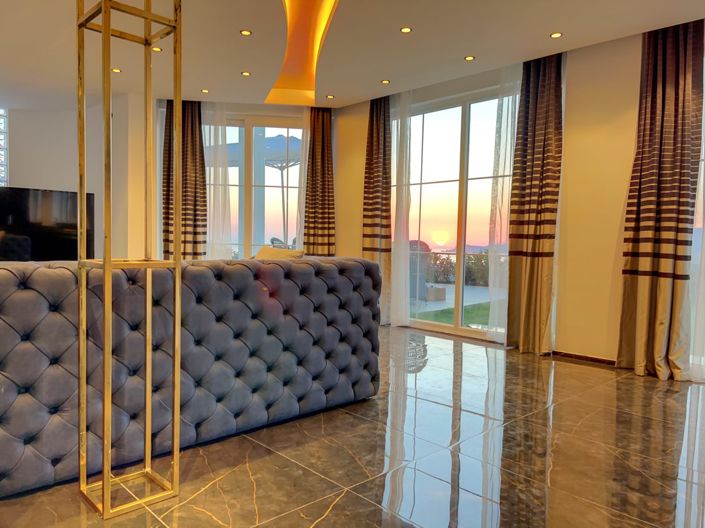 Image No.3-4 Bed Property for sale