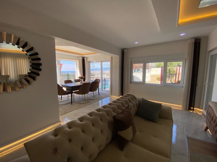 Image No.5-3 Bed Property for sale