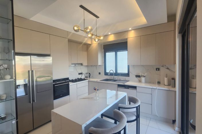 Image No.4-3 Bed Property for sale