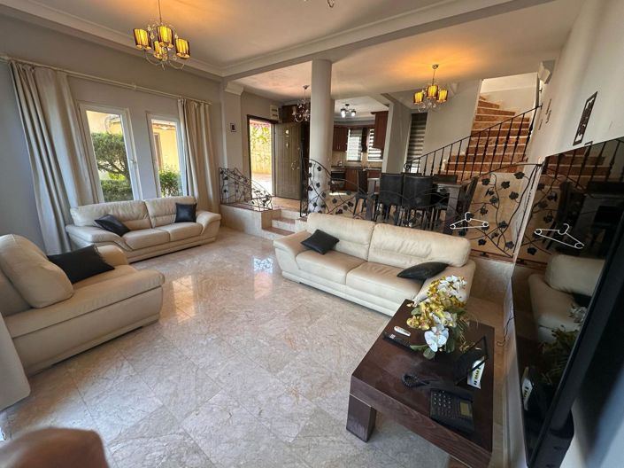 Image No.6-3 Bed Property for sale