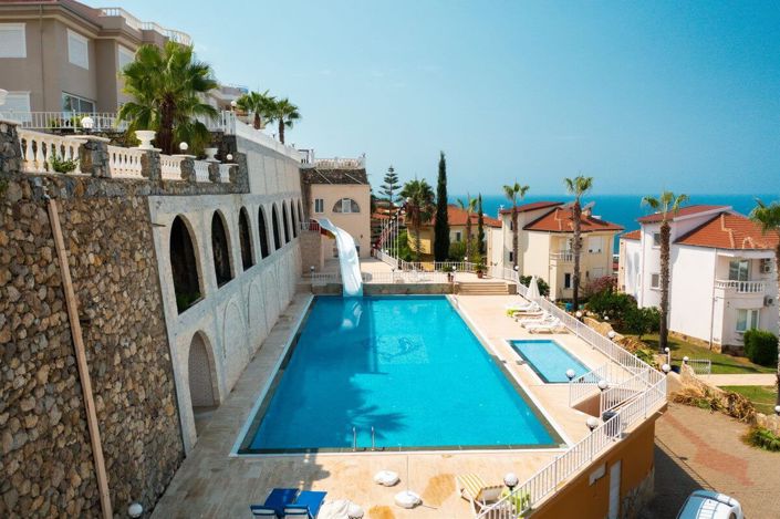 Image No.8-4 Bed Property for sale