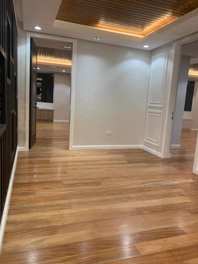 Image No.5-6 Bed Property for sale