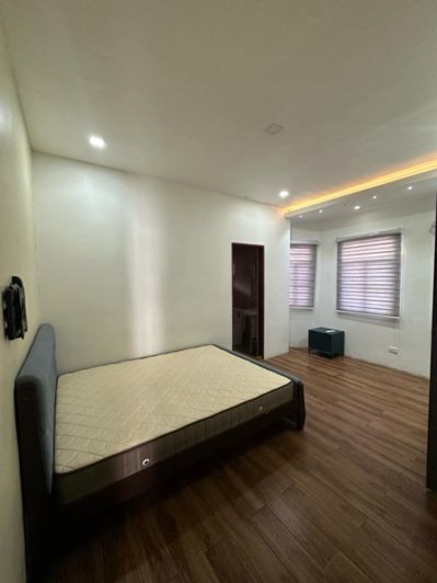 Image No.2-7 Bed Property for sale