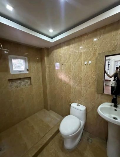 Image No.9-7 Bed Property for sale