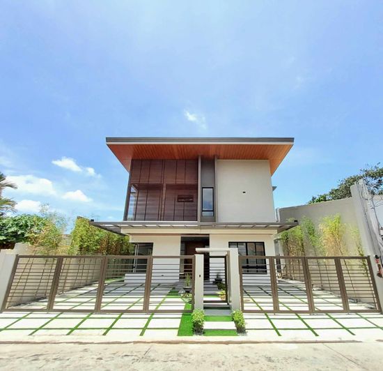 Image No.3-5 Bed Property for sale