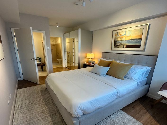 Image No.10-2 Bed Property for sale