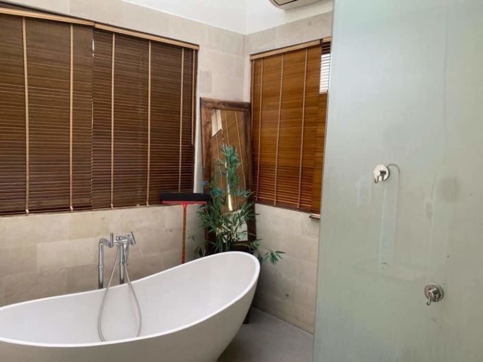 Image No.5-5 Bed Property for sale