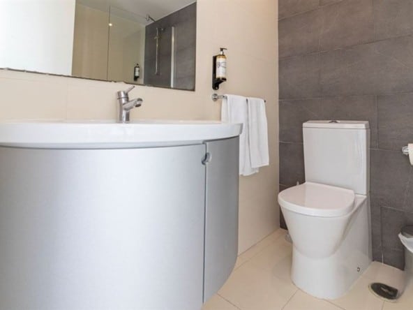 Image No.10-1 Bed Property for sale