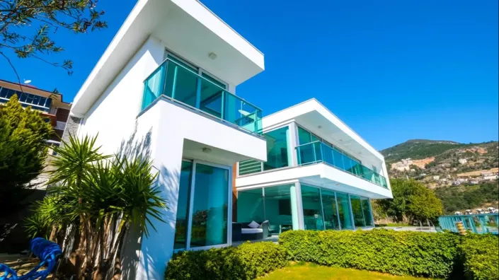 Image No.2-5 Bed Property for sale