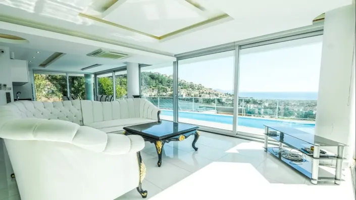 Image No.3-5 Bed Property for sale