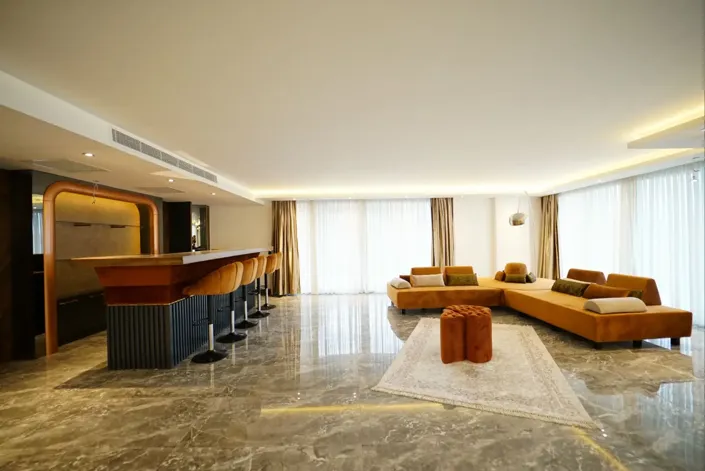 Image No.8-5 Bed Property for sale