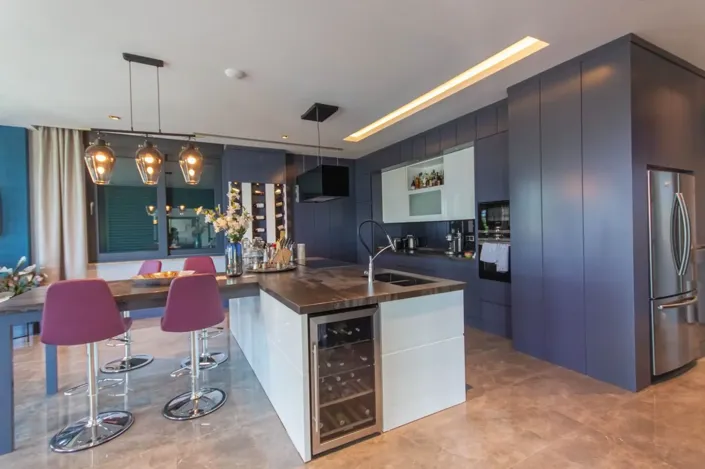 Image No.7-6 Bed Property for sale