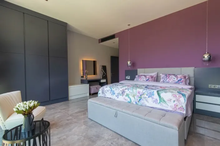 Image No.9-6 Bed Property for sale