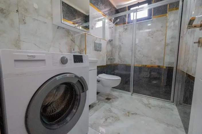 Image No.10-3 Bed Property for sale