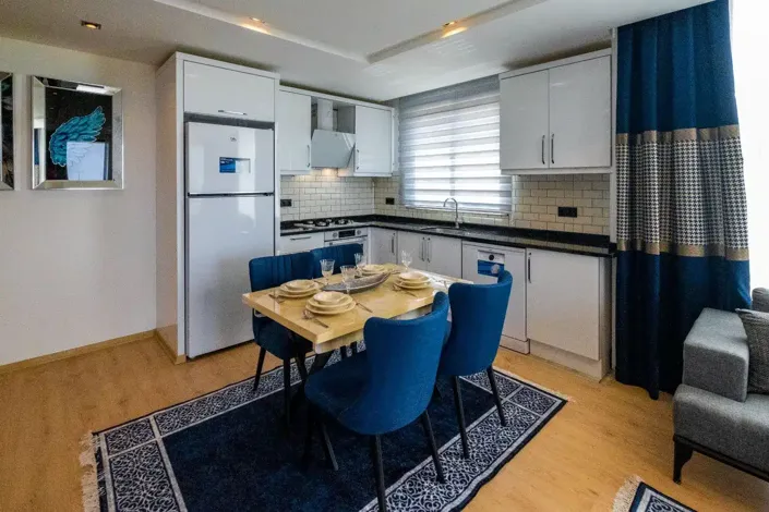 Image No.5-3 Bed Property for sale