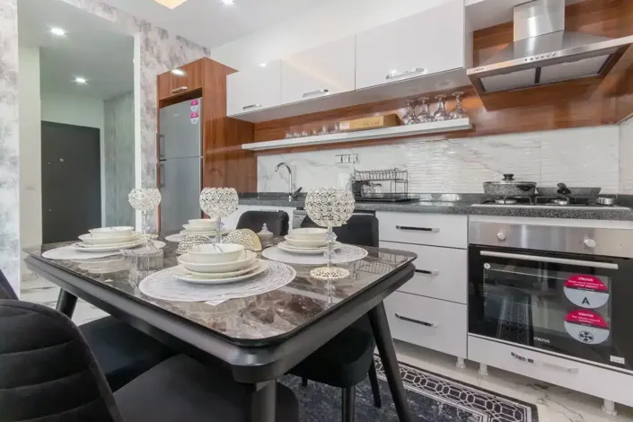 Image No.4-4 Bed Property for sale