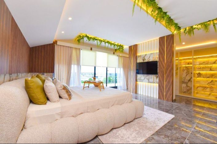 Image No.10-4 Bed Property for sale