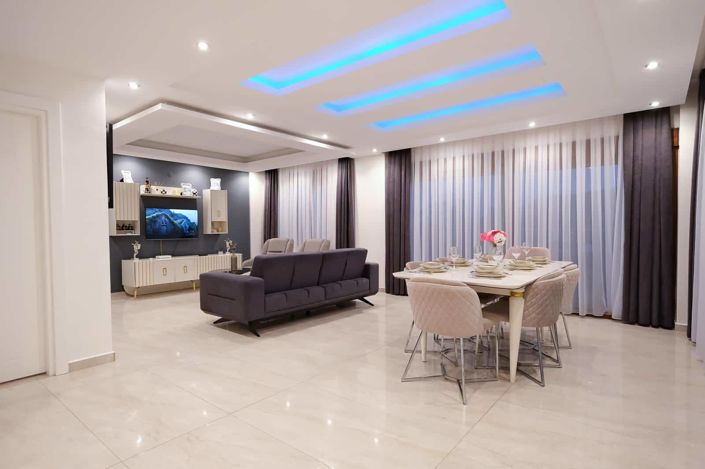 Image No.4-6 Bed Property for sale