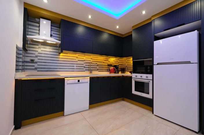 Image No.5-6 Bed Property for sale