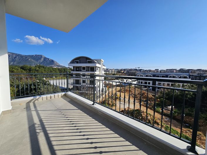 Image No.4-4 Bed Property for sale