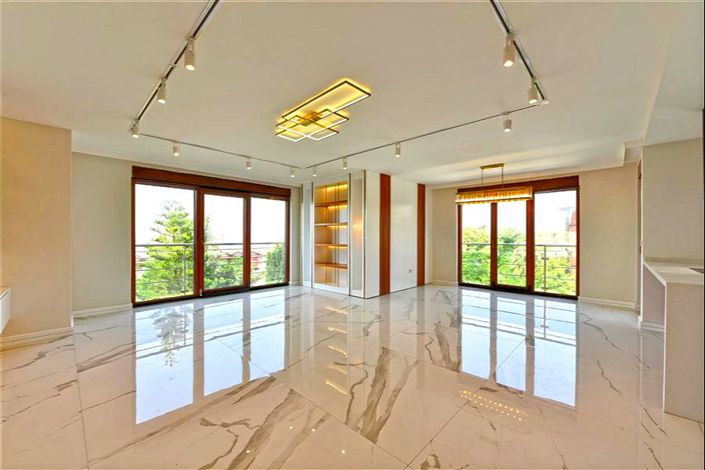 Image No.4-5 Bed Property for sale