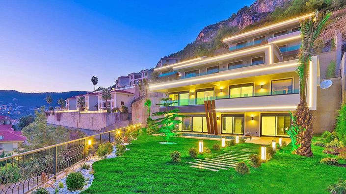 Image No.5-5 Bed Property for sale