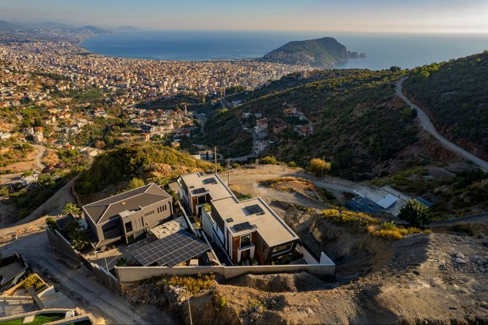 Image No.5-5 Bed Property for sale