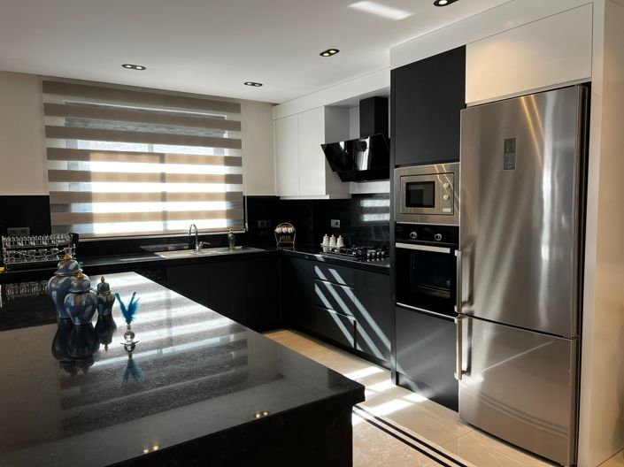 Image No.6-4 Bed Property for sale