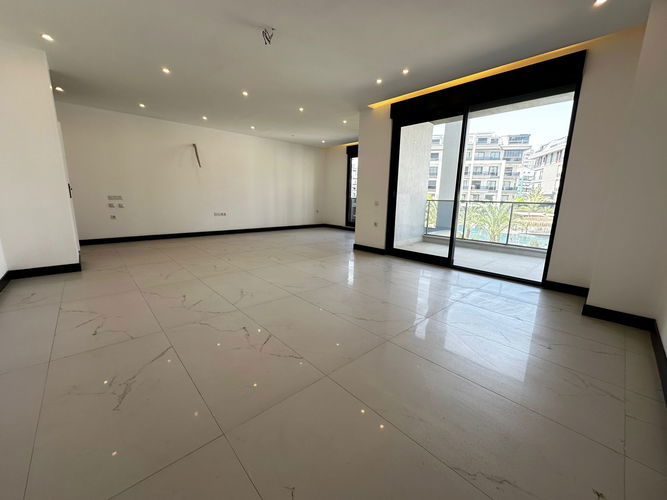 Image No.5-4 Bed Property for sale