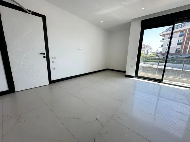 Image No.7-4 Bed Property for sale