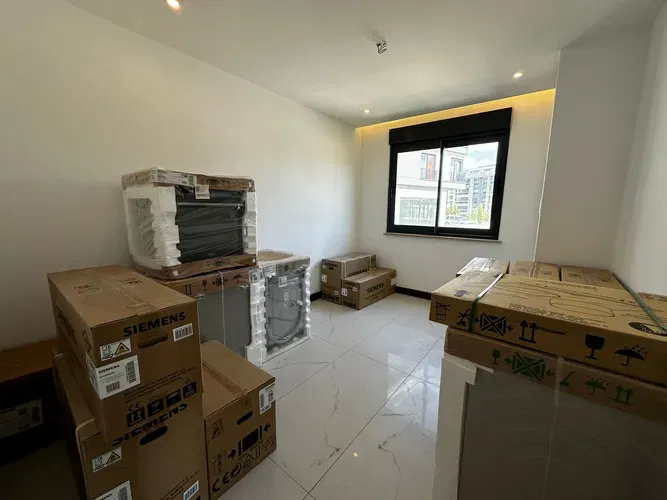 Image No.8-4 Bed Property for sale