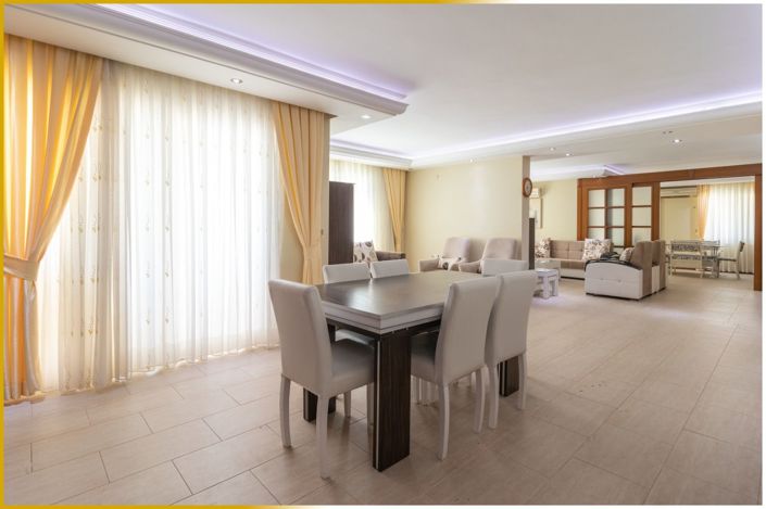 Image No.3-Propriété de 6 chambres à vendre à Alanya