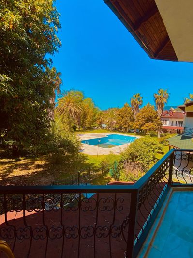 Image No.9-5 Bed Property for sale