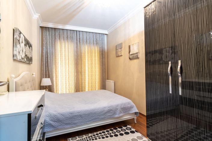 Image No.7-4 Bed Property for sale