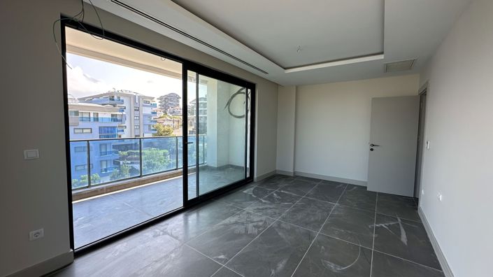 Image No.3-4 Bed Property for sale