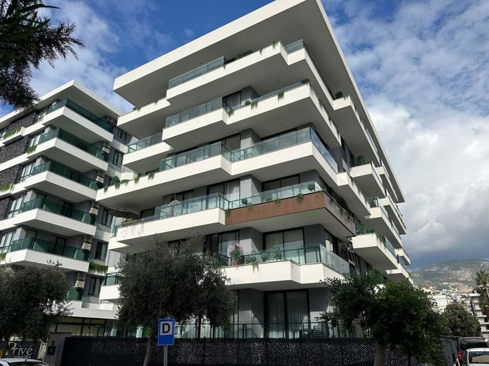 Image No.14-3 Bed Property for sale