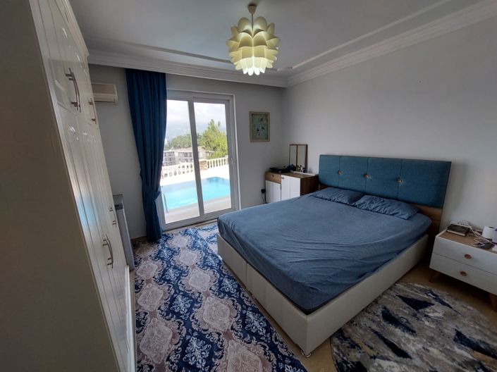 Image No.5-3 Bed Property for sale