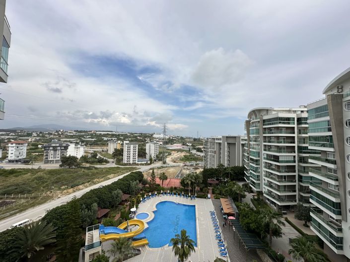 Image No.8-6 Bed Property for sale