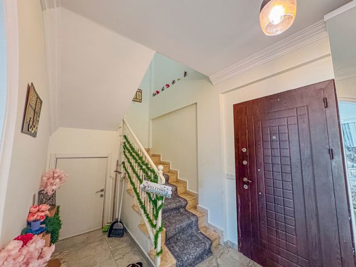 Image No.10-4 Bed Property for sale