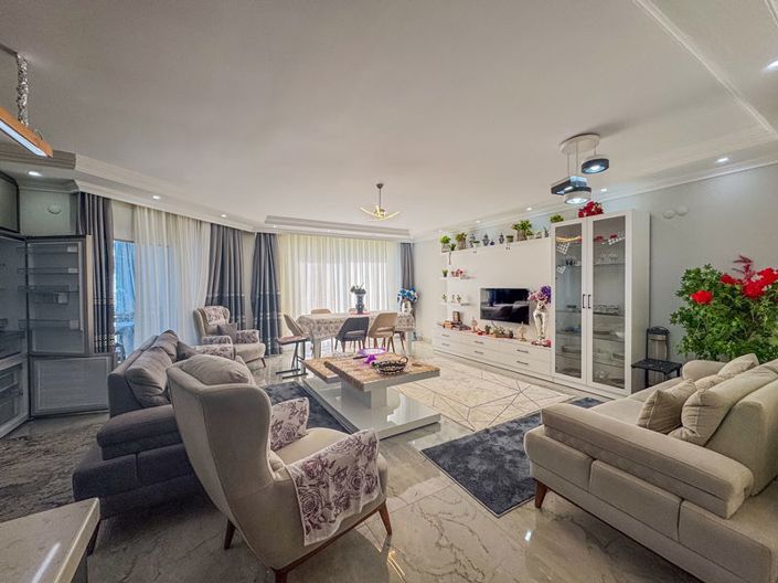 Image No.2-4 Bed Property for sale