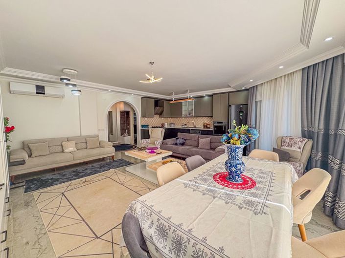 Image No.4-4 Bed Property for sale