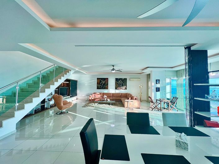 Image No.10-4 Bed Property for sale