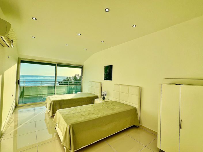 Image No.3-4 Bed Property for sale