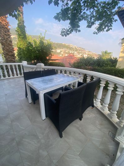 Image No.8-4 Bed Property for sale