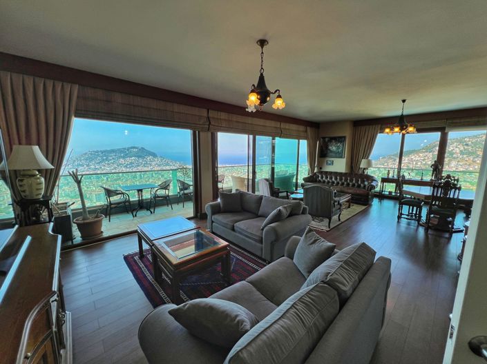 Image No.2-Propriété de 6 chambres à vendre à Alanya