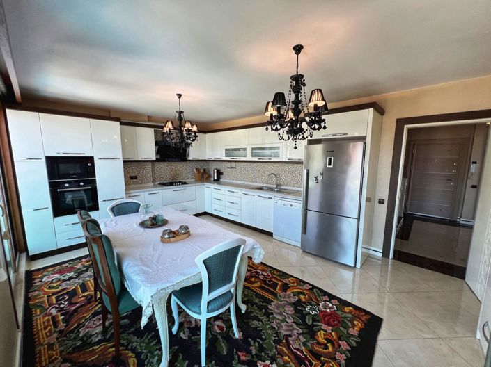 Image No.3-Propriété de 6 chambres à vendre à Alanya