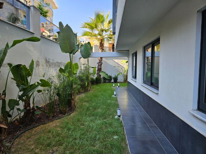 Image No.2-4 Bed Property for sale