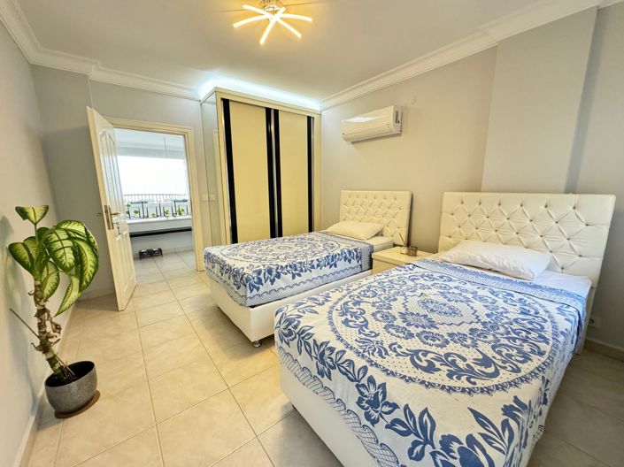 Image No.4-4 Bed Property for sale