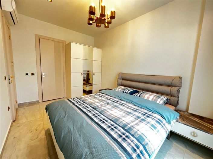 Image No.5-5 Bed Property for sale